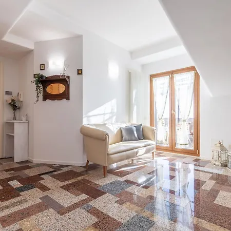 Italian Experience- Altomare Daire *